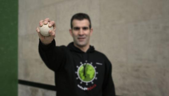 ¿Quieres conocer de primera mano cómo es el deporte ancestral de la pelota vasca?